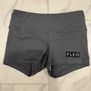 EUC Fleo dark gray  3.25 short size small. Barely worn style no longer available